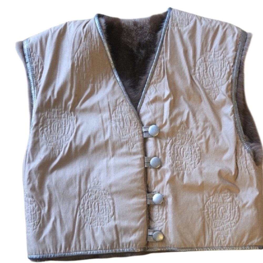 Luxurious Vintage Brown Mink Vest - Picture 4 of 10